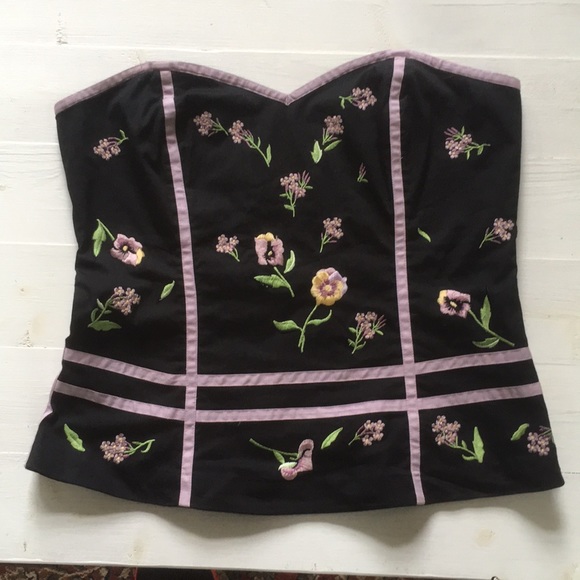 Sleeveless, strapless top - Picture 1 of 4